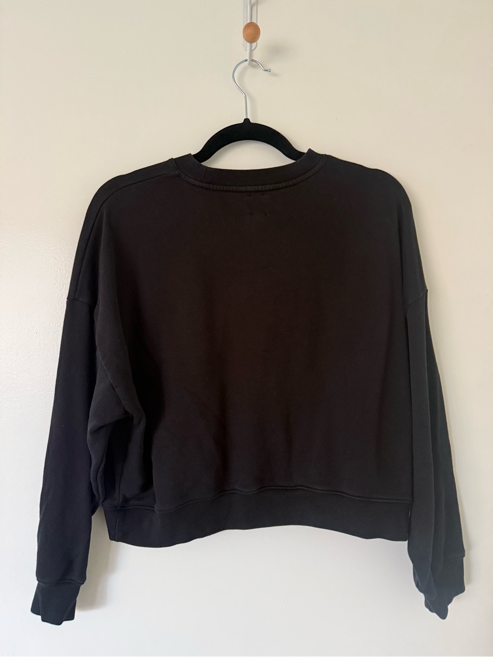 Gap Black Cropped Crewneck Sweater - Women - Picture 2 of 3
